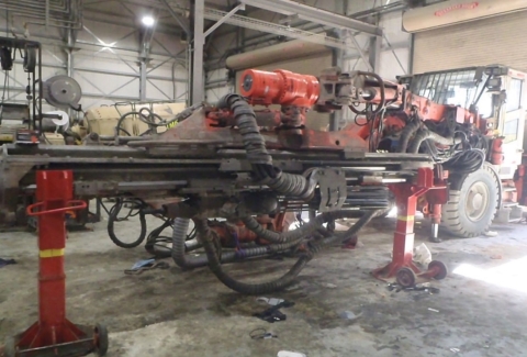 The drilling mast boom rotated.